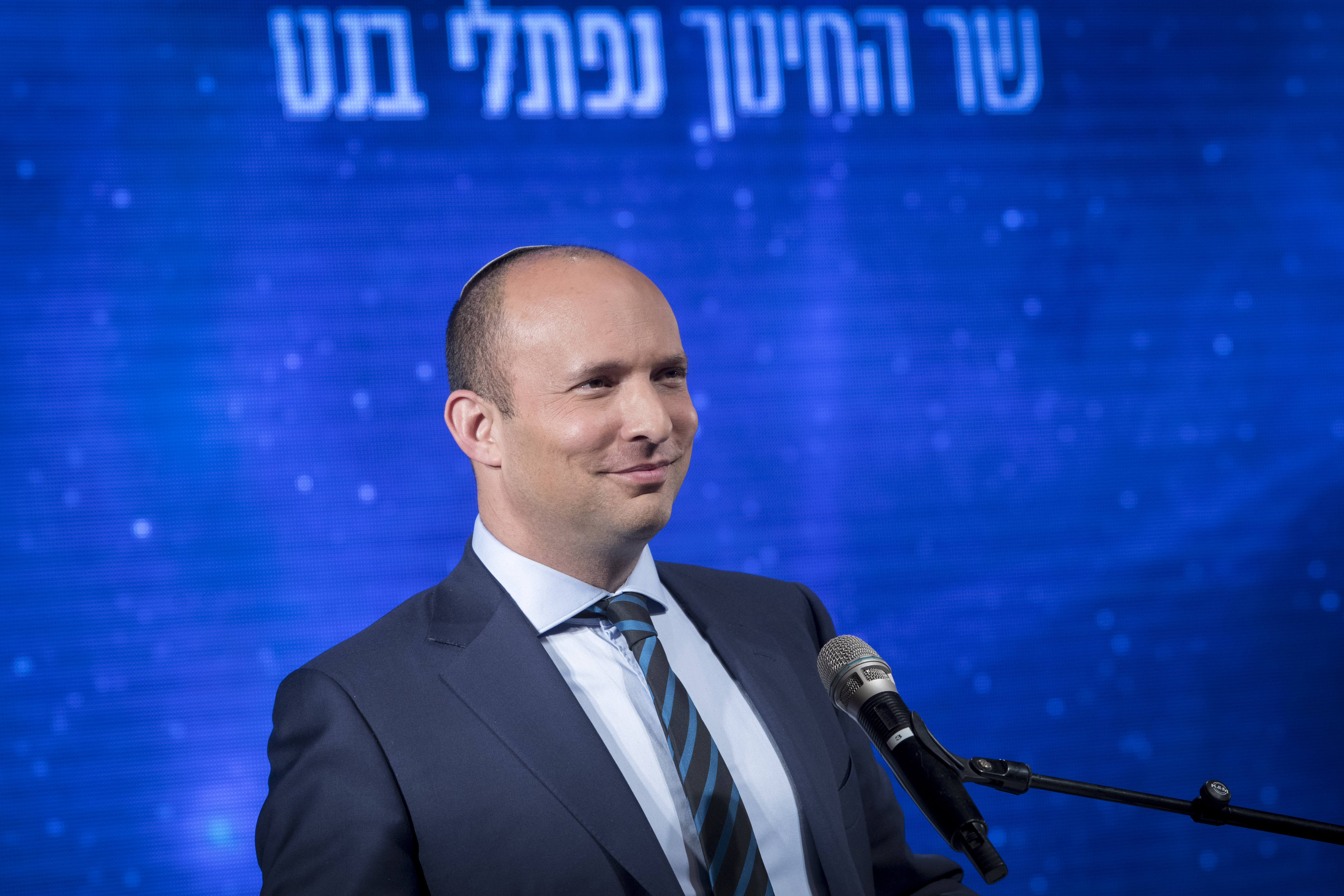 בנט: "הכי קל 'להיכנס' בחרדים ואז לקטר"