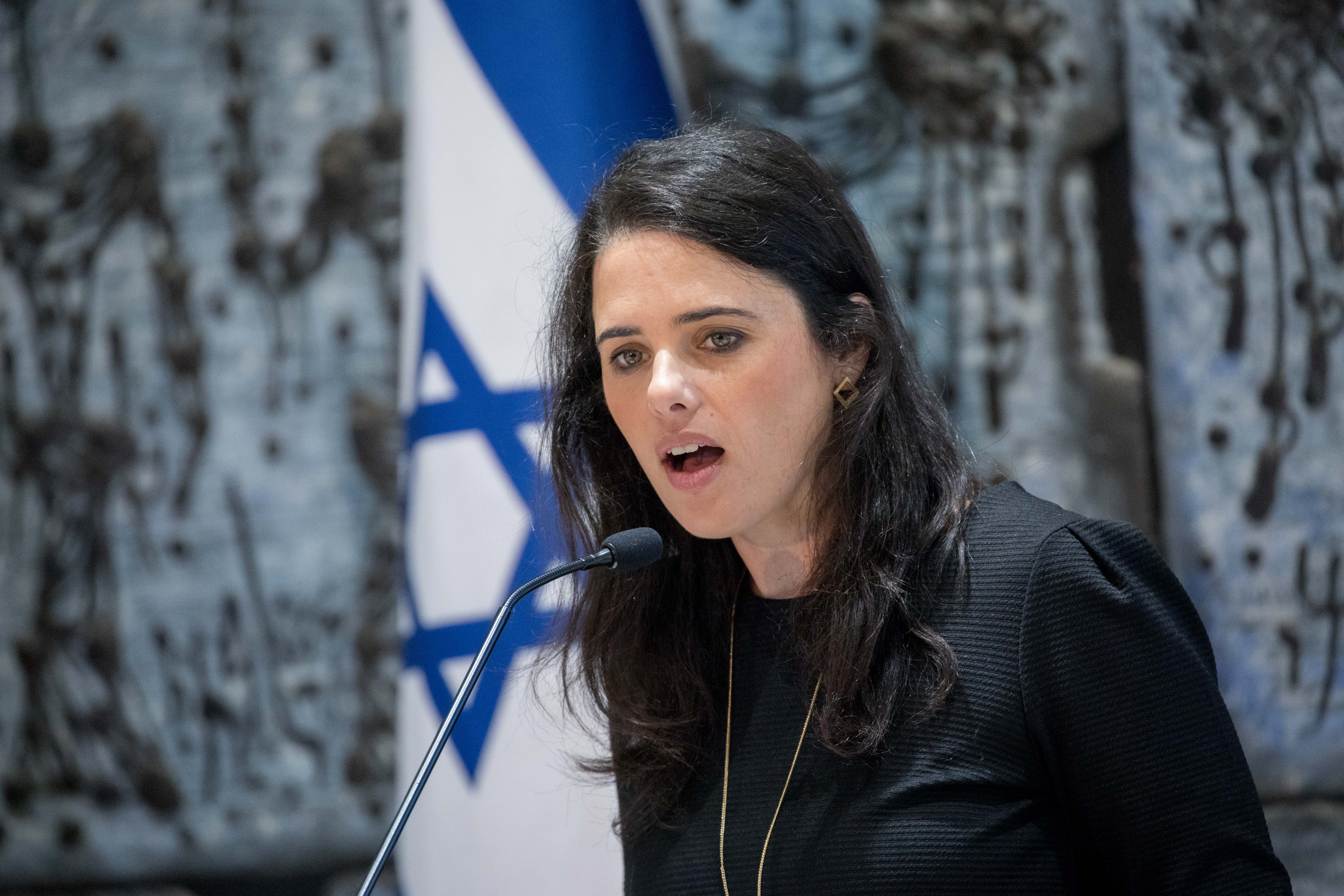 השרה שקד מגיבה לשופטים שתקפו אותה