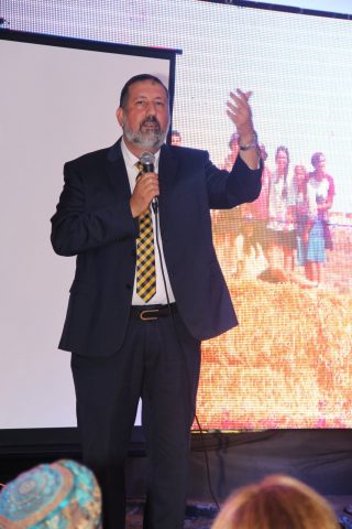 מאות הגיעו לכנס הבוגרים של סניף בת ים מרכז. צפו