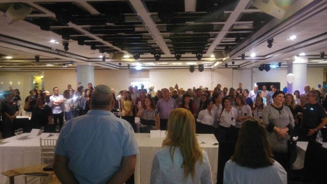 מאות הגיעו לכנס הבוגרים של סניף בת ים מרכז. צפו