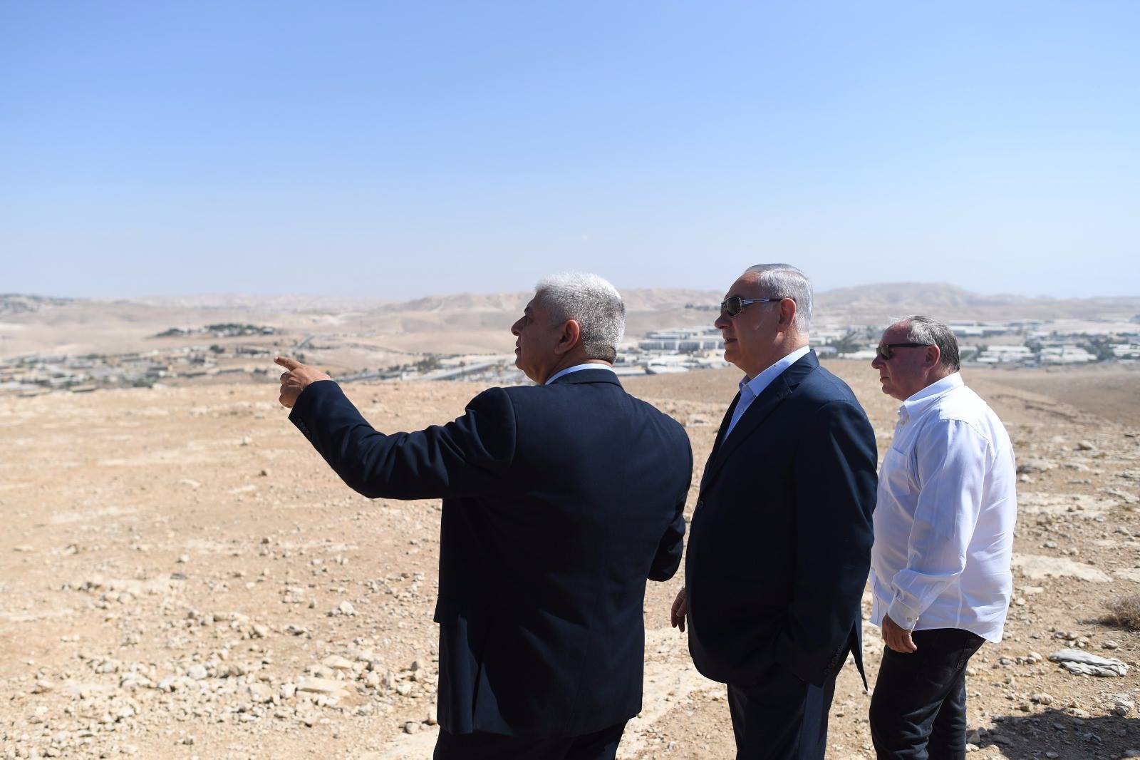 "נבנה כאן אלפי יחידות דיור"