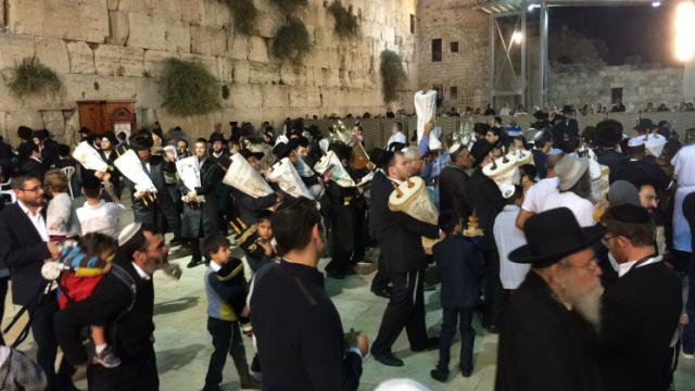 שידור חי: לראשונה הקפות שניות בכותל