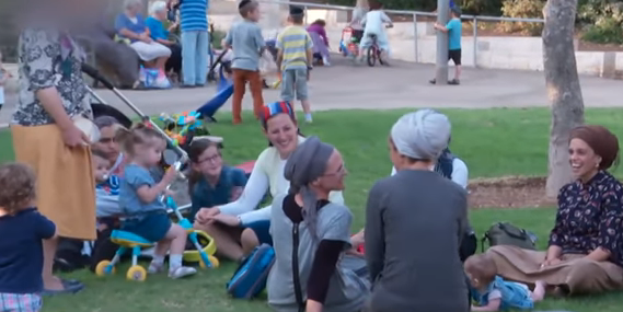 הקרב על הצבא: בעד ונגד גיוס בנות דתיות לצה"ל. צפו