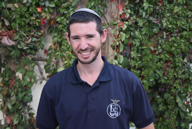מזכ"ל תנועת אריאל מחתים מדריכים על עצומה פוליטית