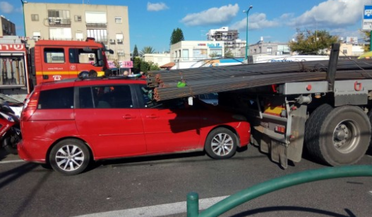 נס: ברזלים שיפדו את כיסא התינוק ברכב. תיעוד