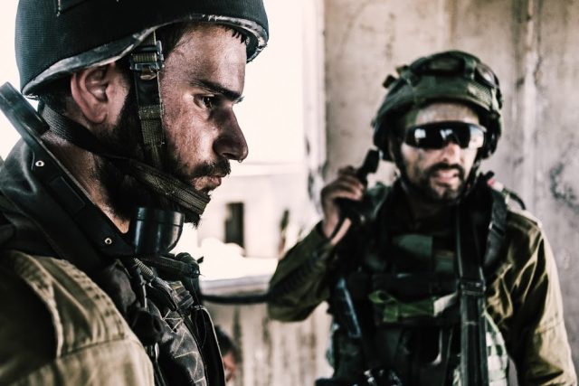 הצלם שתיעד את הפנים היפות של החרדים בצה"ל