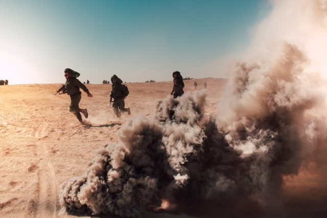 הצלם שתיעד את הפנים היפות של החרדים בצה"ל