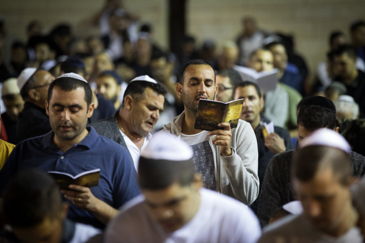 הזוי: אישר אמירת קדיש ופוטר מעבודתו