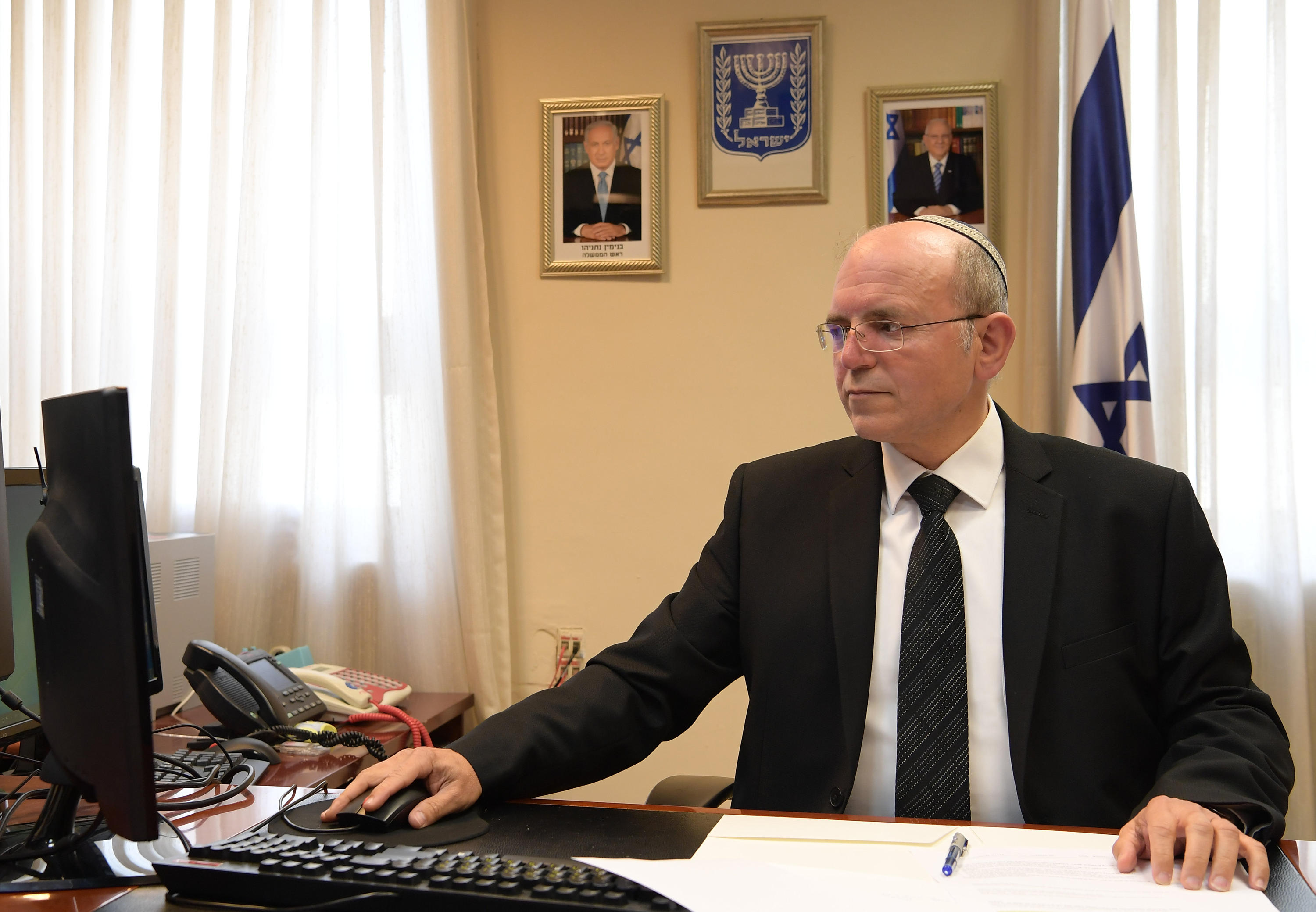 הממשלה אישרה את מינויו של הסרוג לראש המל"ל