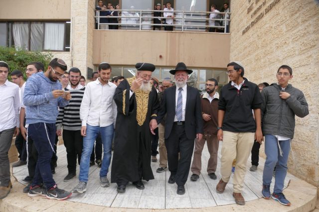 הרב עמאר במצפה יריחו: "אנחנו לא מפחדים מכלום!"