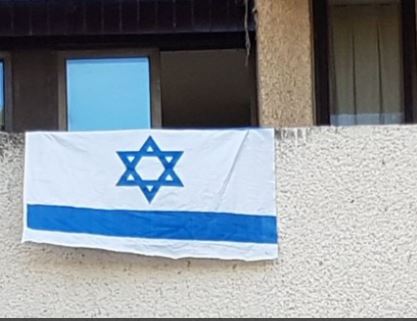 אחרי הסערה: רגב התערבה; דגל ישראל נתלה מחדש