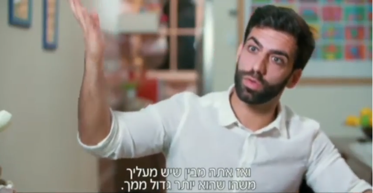 צפו: הזמר אליעד נחום מספר על ההתקרבות לדת