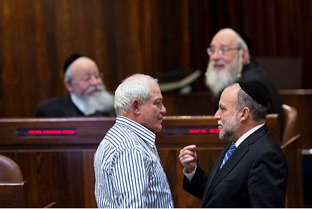 ניצחון לחרדים: אושר חוק התחשבות ב"מסורת ישראל"