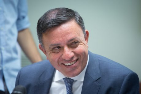 גבאי חושף: זו אשת הח"כ שבחשבונה נמצאו 2 מלש"ח