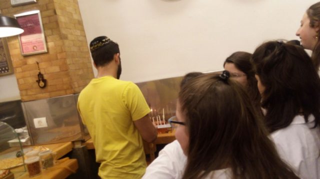 "אנשים התלהבו" 400 חניכות הדליקו את תל אביב