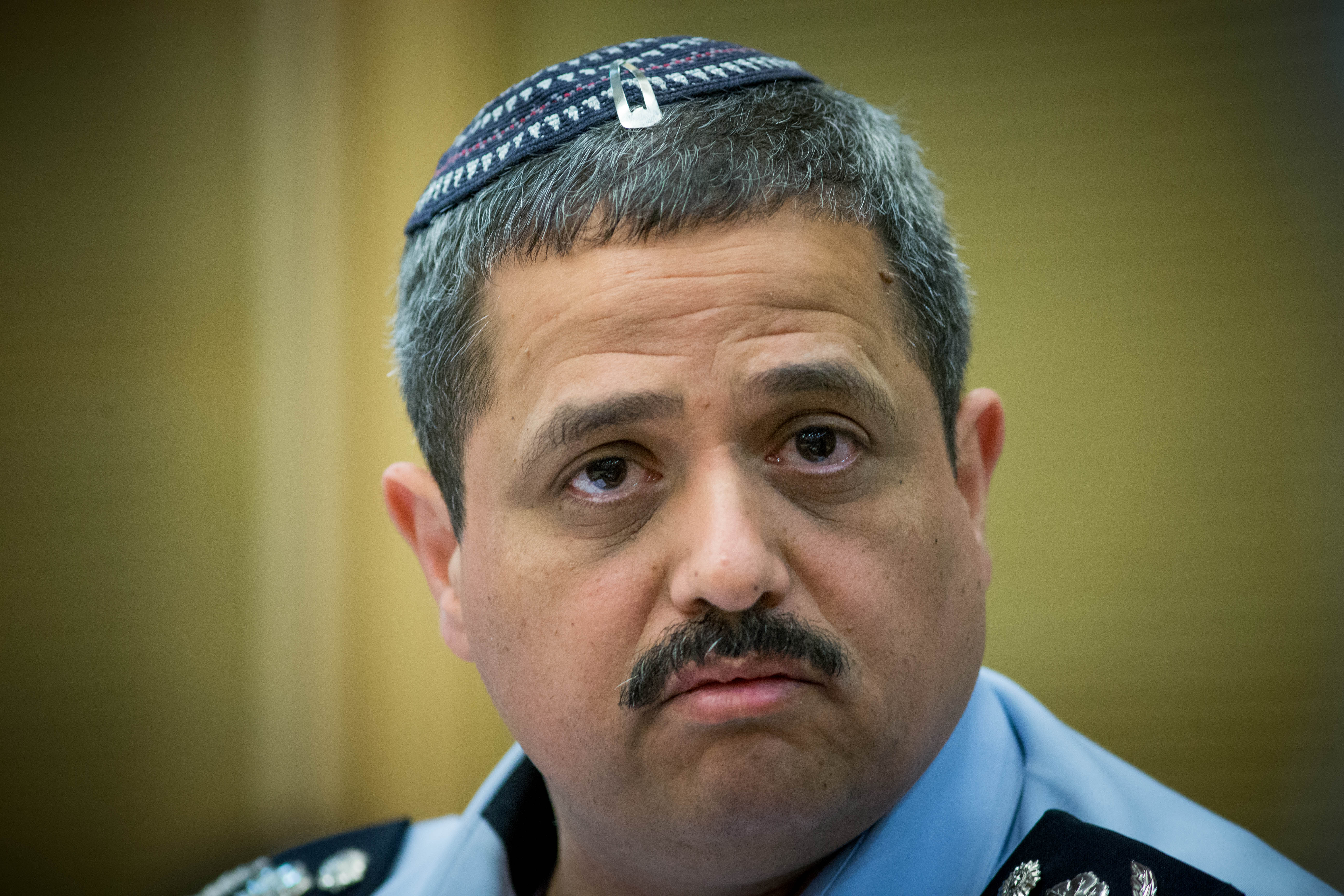 ביקורת אישית נגד המפכ"ל: "חשד לניגוד עניינים"