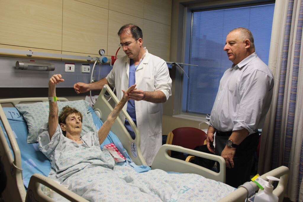 הדסה: צנתור מוח מוצלח הציל אישה בת 90