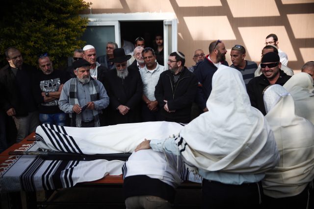 מאות ליוו למנוחות את הרב רזיאל שבח הי"ד