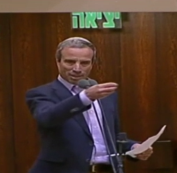 שטרן גילה מי אמור להשיב לו וביטל את השאילתות. צפו