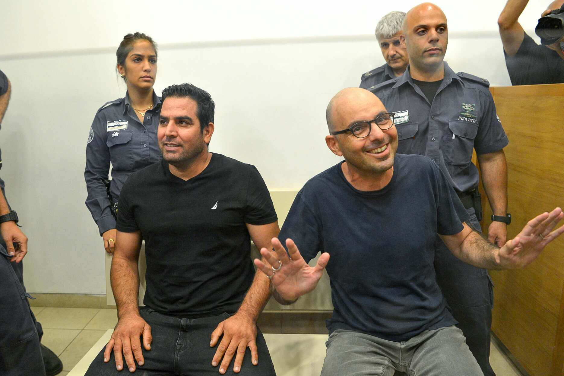 מתיחות בין אלדד יניב למני נפתלי; ההפגנה חוזרת לפ"ת