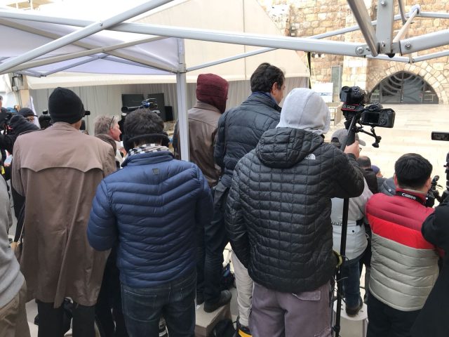 העיתונאים הגברים מסתירים (טל שניידר)
