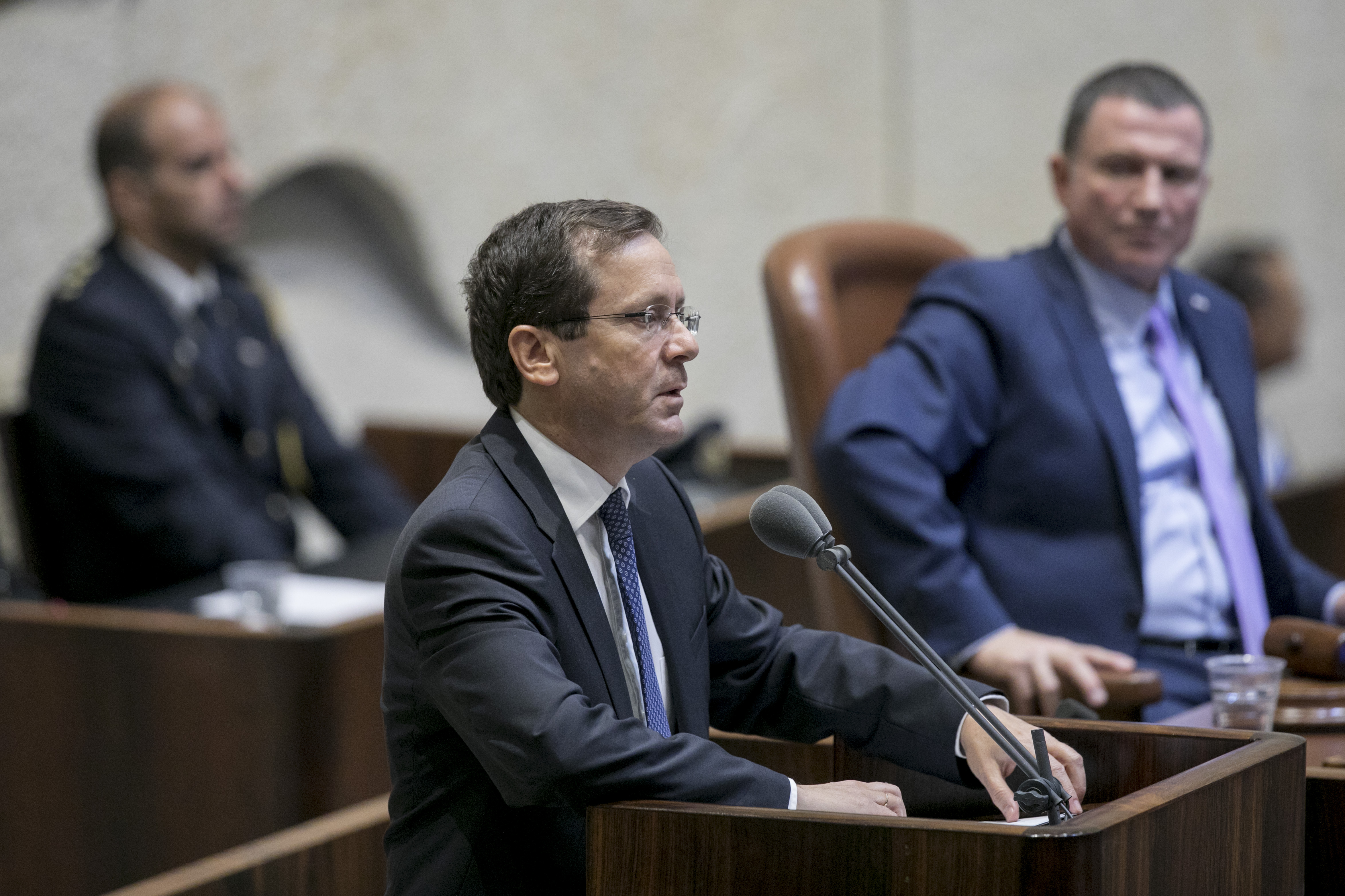 הרצוג במכתב ליו"ר הכנסת: "הקואליציה מחרימה אותנו"