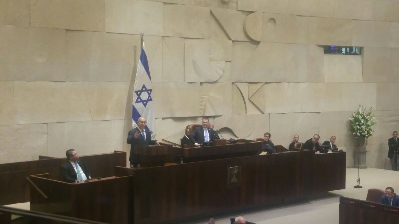 חזן דרש התנצלות, אדלשטיין זרק אותו מהמליאה. צפו