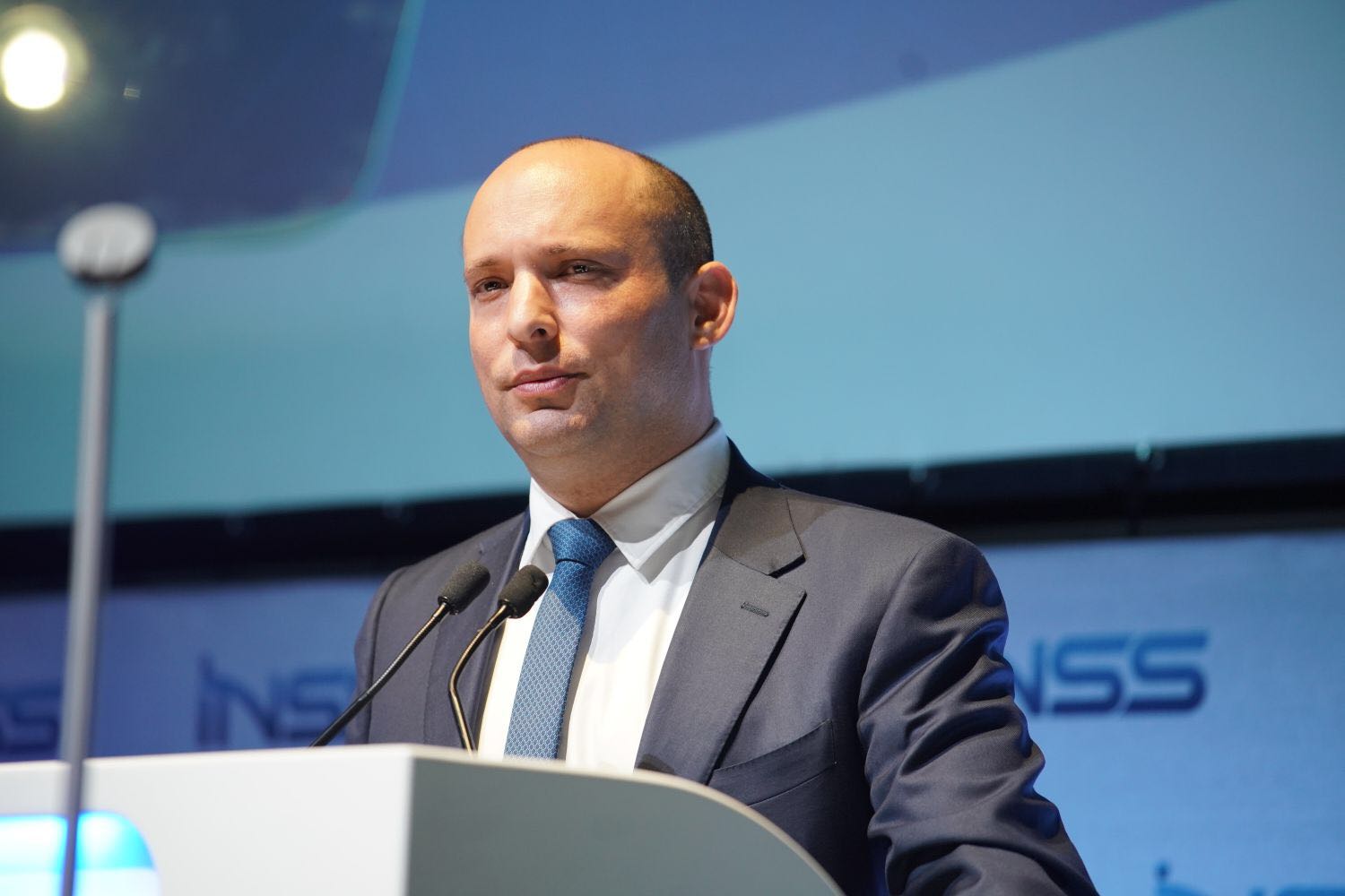בנט התייחס להמלצות נגד נתניהו וסחט מחיאות כפיים
