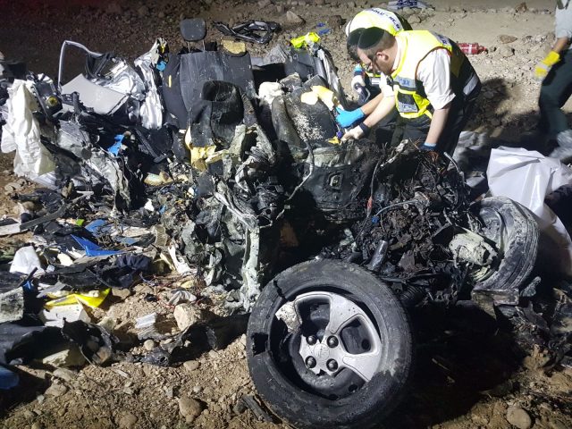 תאונת דרכים קטלנית: הרכב נמרח לתוך המשאית