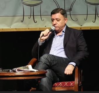 גבאי הותקף מימין: "אני לא נעלב ואני לא מתרשם"