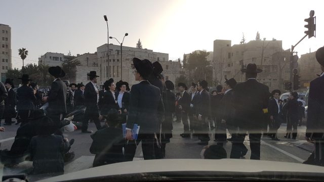 הפגנות החרדים הקיצונים חזרו: הכניסה לבירה נחסמה