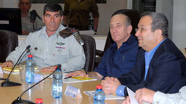 אולמרט זוכה לשבחים מהימין: "החלטה אמיצה"