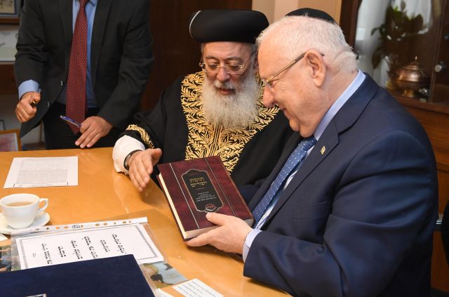 הנשיא לרב: "תלמידי הגר"א לא סמכו על מכירת חמץ"