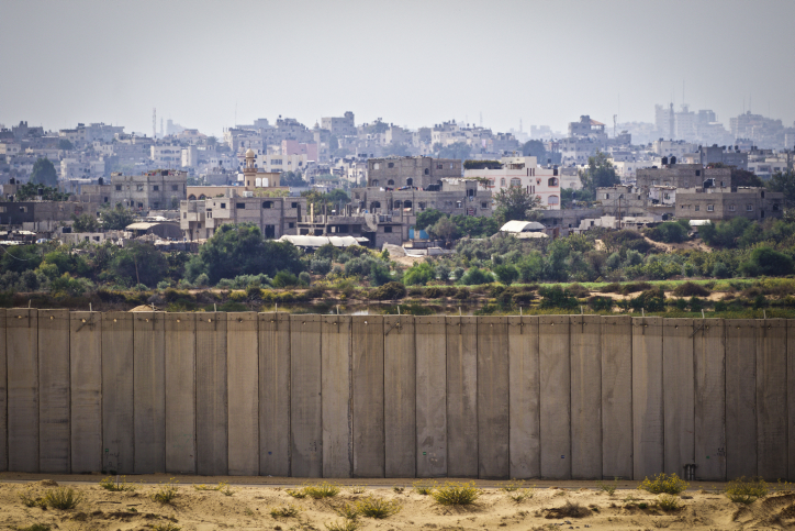 "בליל הסדר תגיעו לבית הכנסת עם נשק"