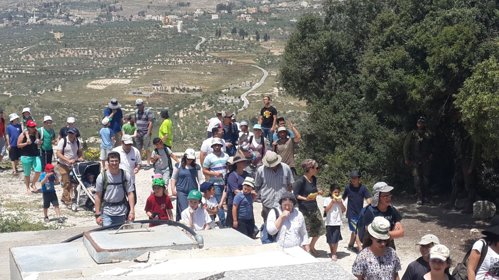 אלפים בשומרון; חגיגת אביב בפסח