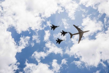 צאו לראות ראשונים: שעות החזרות למטס חיל האוויר