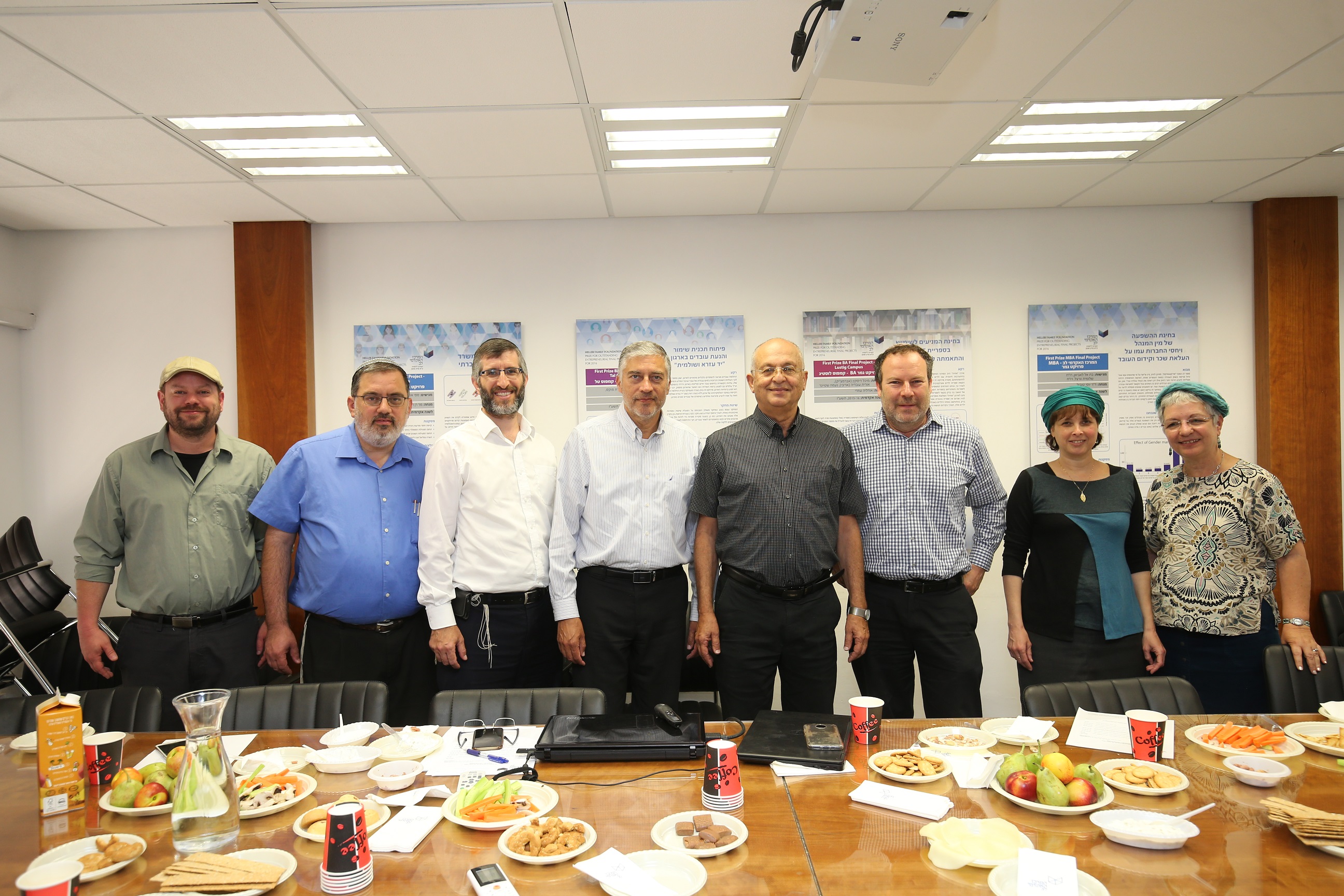 "נשמח שתמשכו בוגרים לסגל האקדמי במכללות"