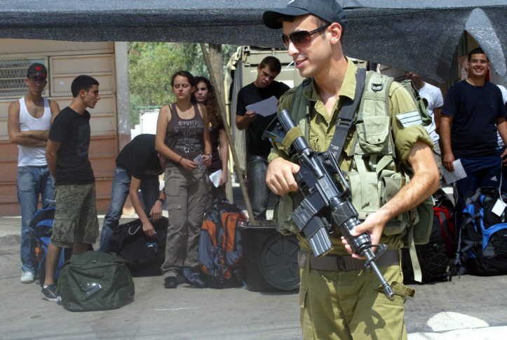 נשק נחטף מחייל בצומת בית קמה