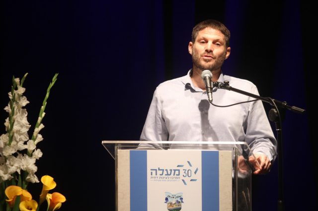 "הצבא גברי וחילוני וקשה לדתיים ולנשים להיות בו"