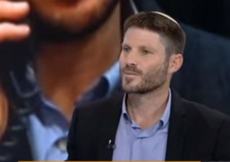 פיצוץ באולפן: המגיש קרע לסמוטריץ' את הדפים. צפו