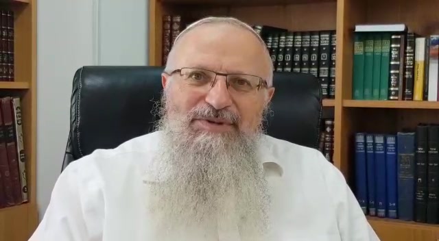הרב שמואל אליהו: "הגיע הזמן לבקש סליחה". צפו