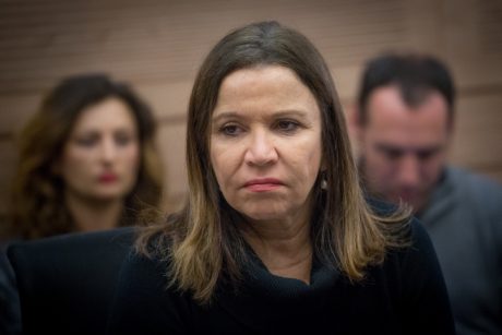 יחימוביץ': "הלב שלי לא יתן לי לקנות יין של ברקן"