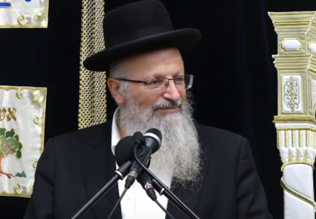 צפו: הרב שמואל אליהו על הכיסופים לבית המקדש