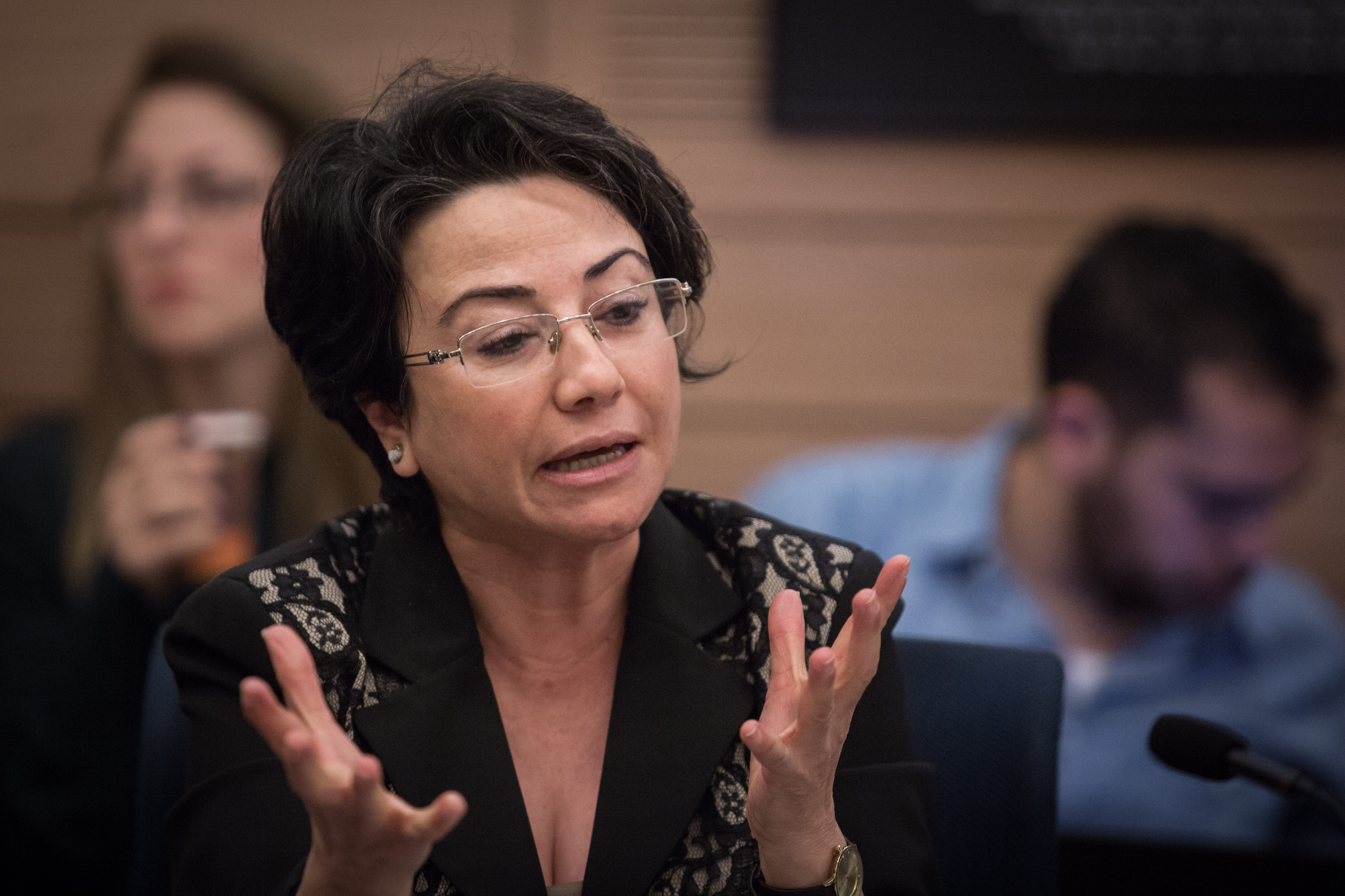 הציוץ של זועבי עורר סערה: "בוגדת מהזן הנחות ביותר"
