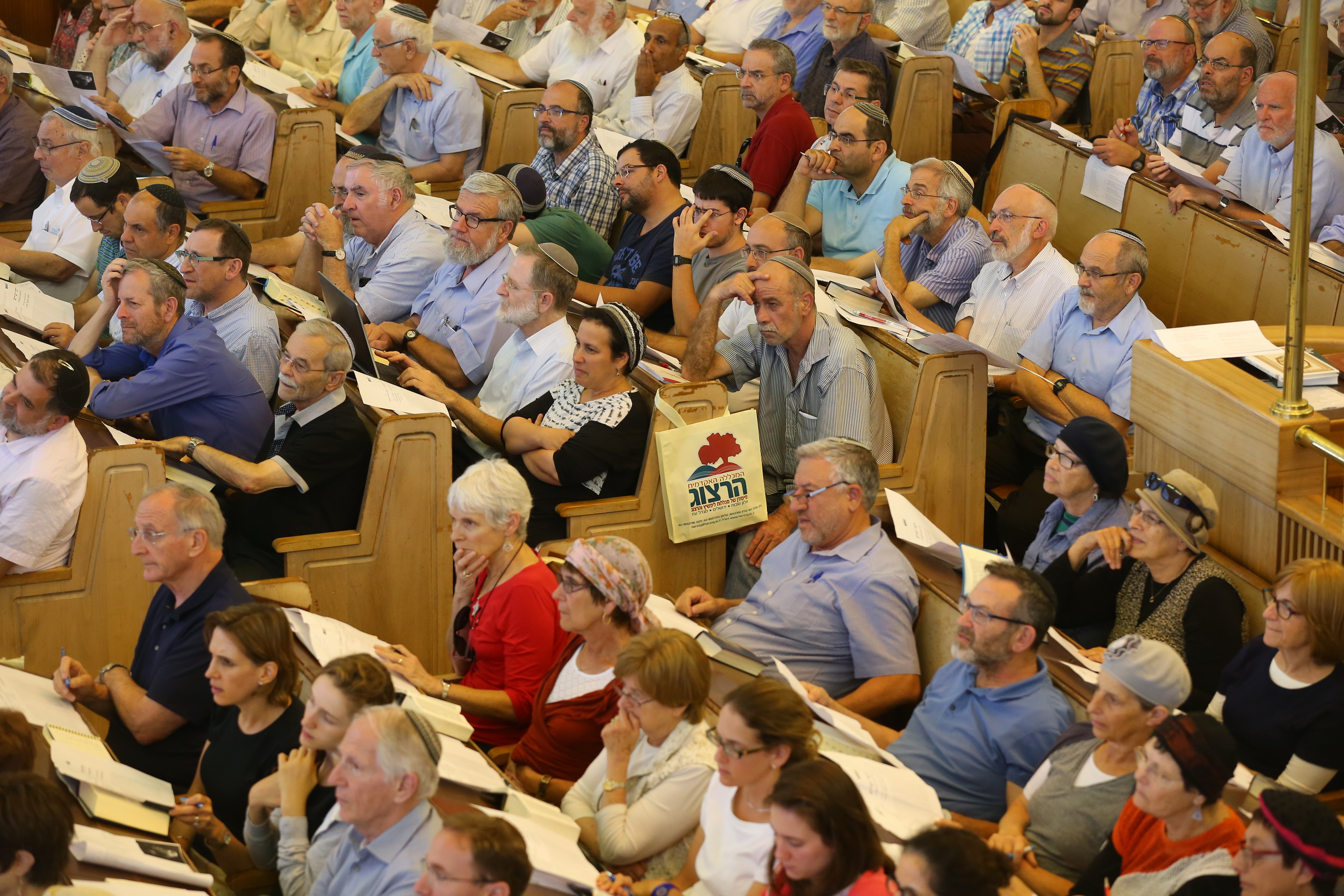 אורח מיוחד השנה בימי העיון בתנ"ך במכללת הרצוג