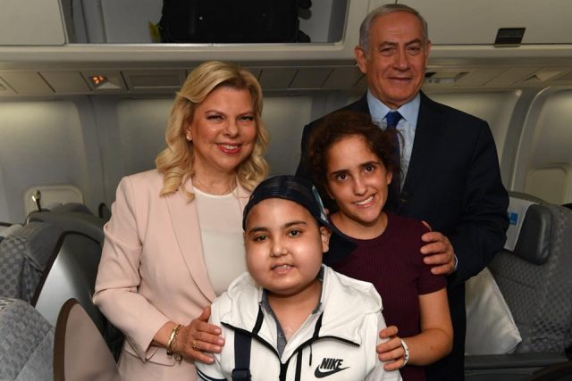 ראש הממשלה נתניהו עם הילדים שיצפו עמו הערב במשחק המונדיאל
