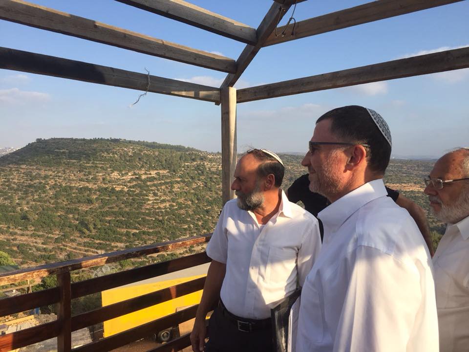 שנה לפיגוע הקשה; יו"ר הכנסת הגיע לנווה צוף