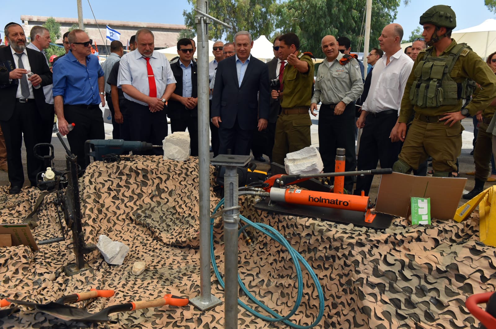 ליברמן מציג: תכנית "מגן לעורף" יוצאת לדרך