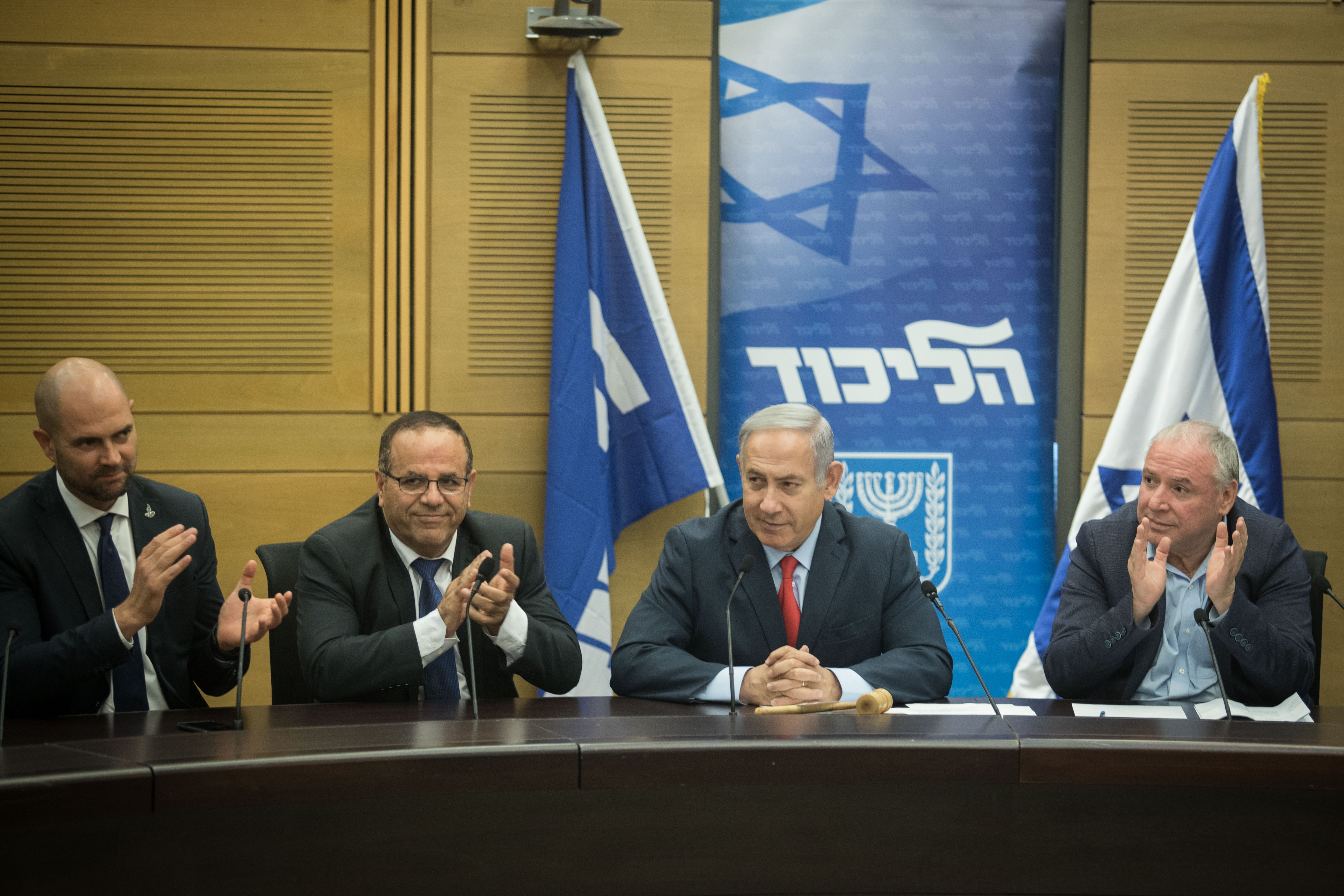 ״אי אפשר לנהל קבינט בציוצים בטוויטר ובהדלפות״