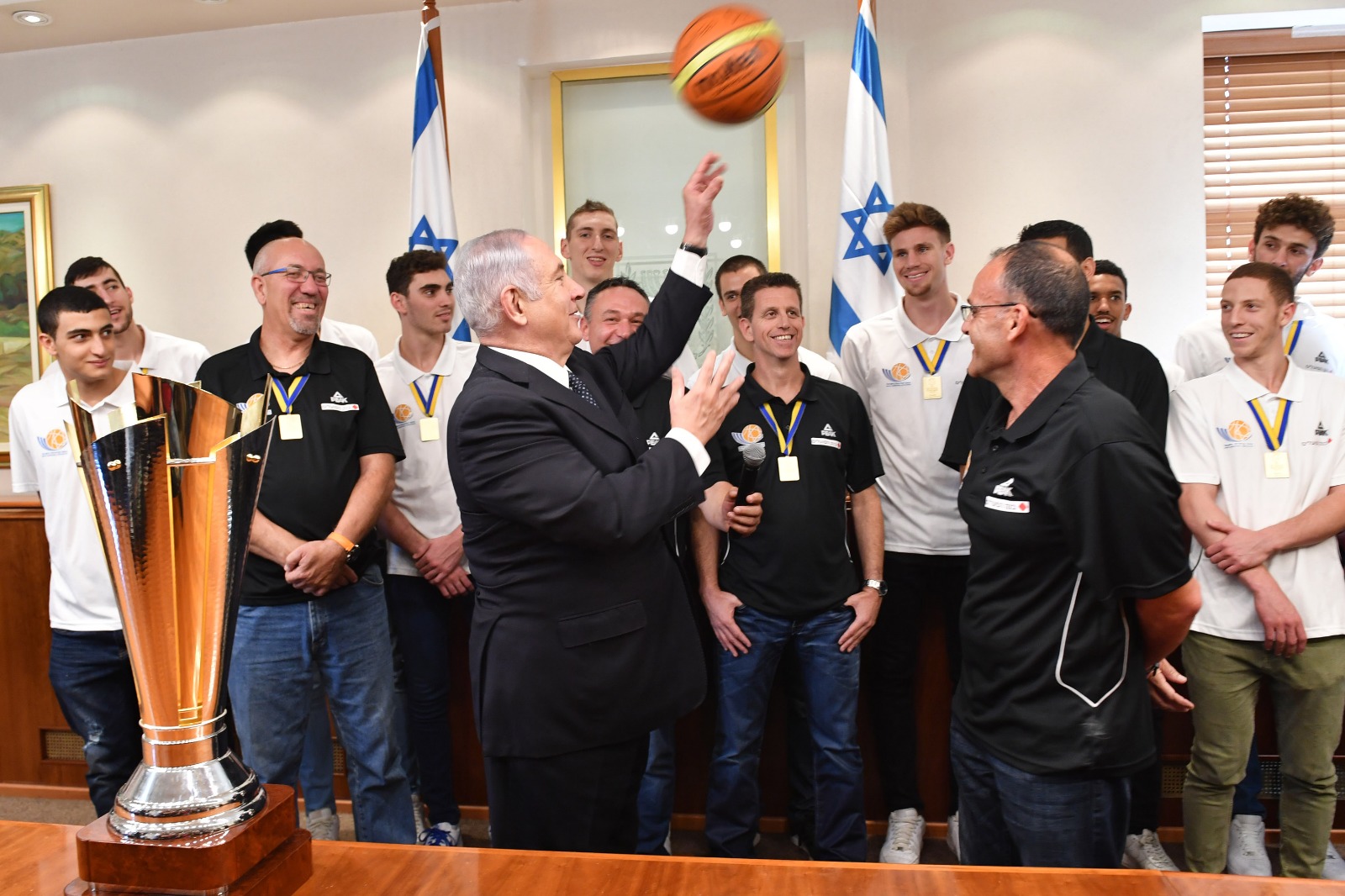 לאחר הזכייה: נבחרת העתודה הגיעה לבית רה"מ